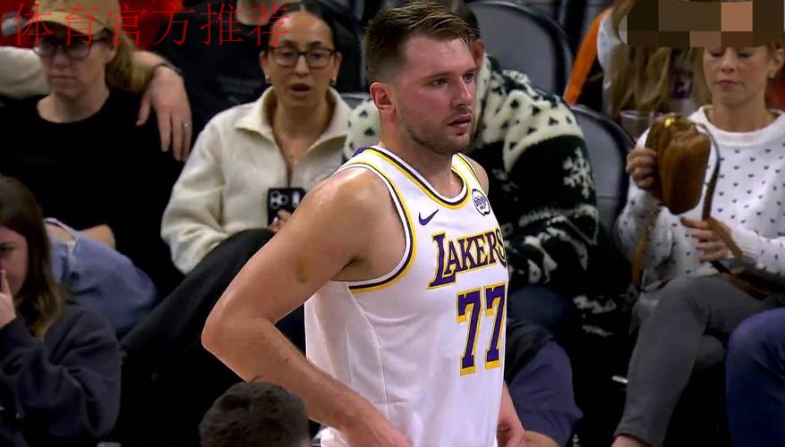 湖人116-114太阳2喜2忧!老詹+替补太重要,东契奇+斯玛特展弊端 湖人116-114太阳2喜2忧!老詹+替补太重要,东契奇+斯玛特展弊端